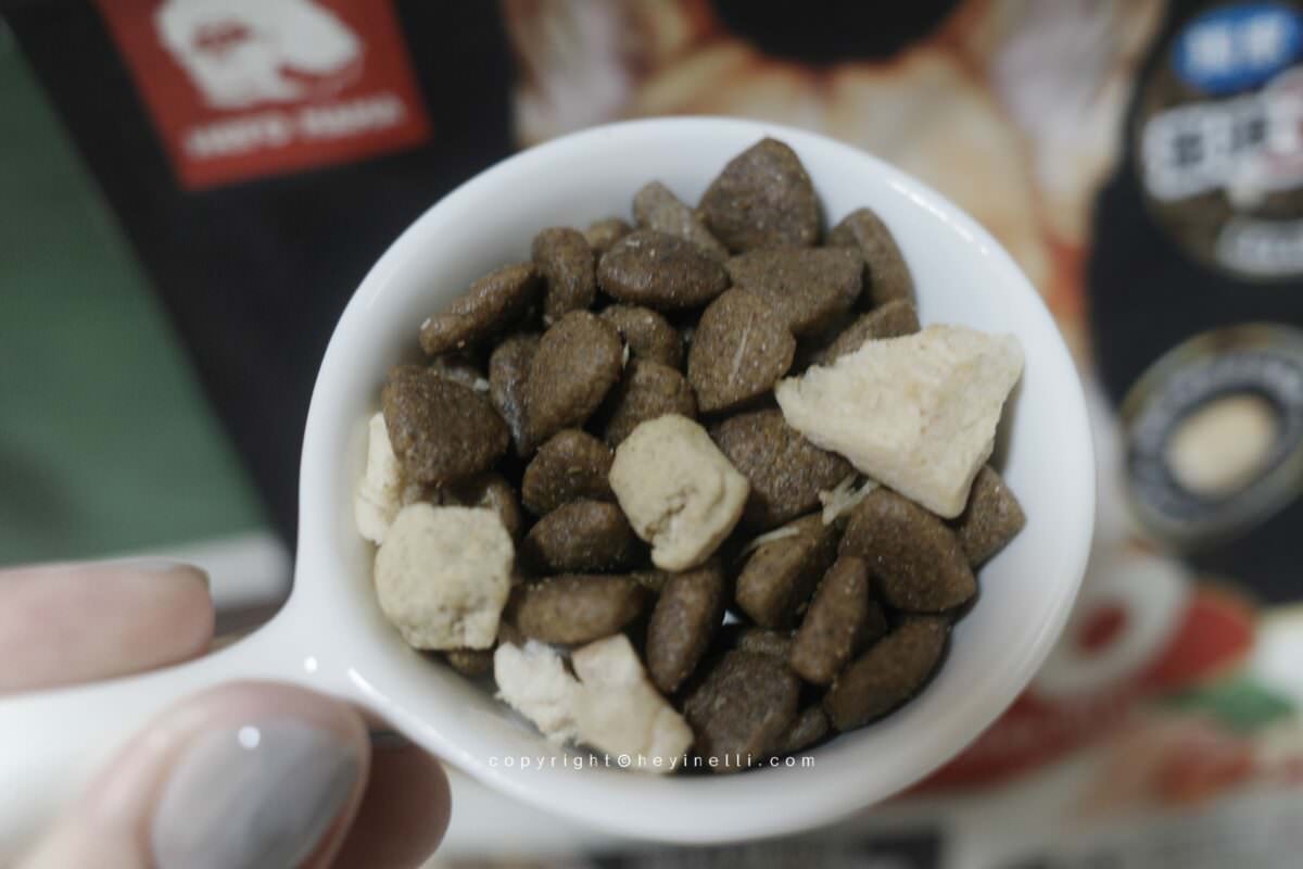 HeroMama狗飼料 犬用益生菌凍乾晶球糧 益生菌犬糧 狗飼料推薦 平價狗飼料推薦 狗糧推薦 無穀狗飼料 2023狗飼料排名 凍乾飼料 挑嘴狗飼料